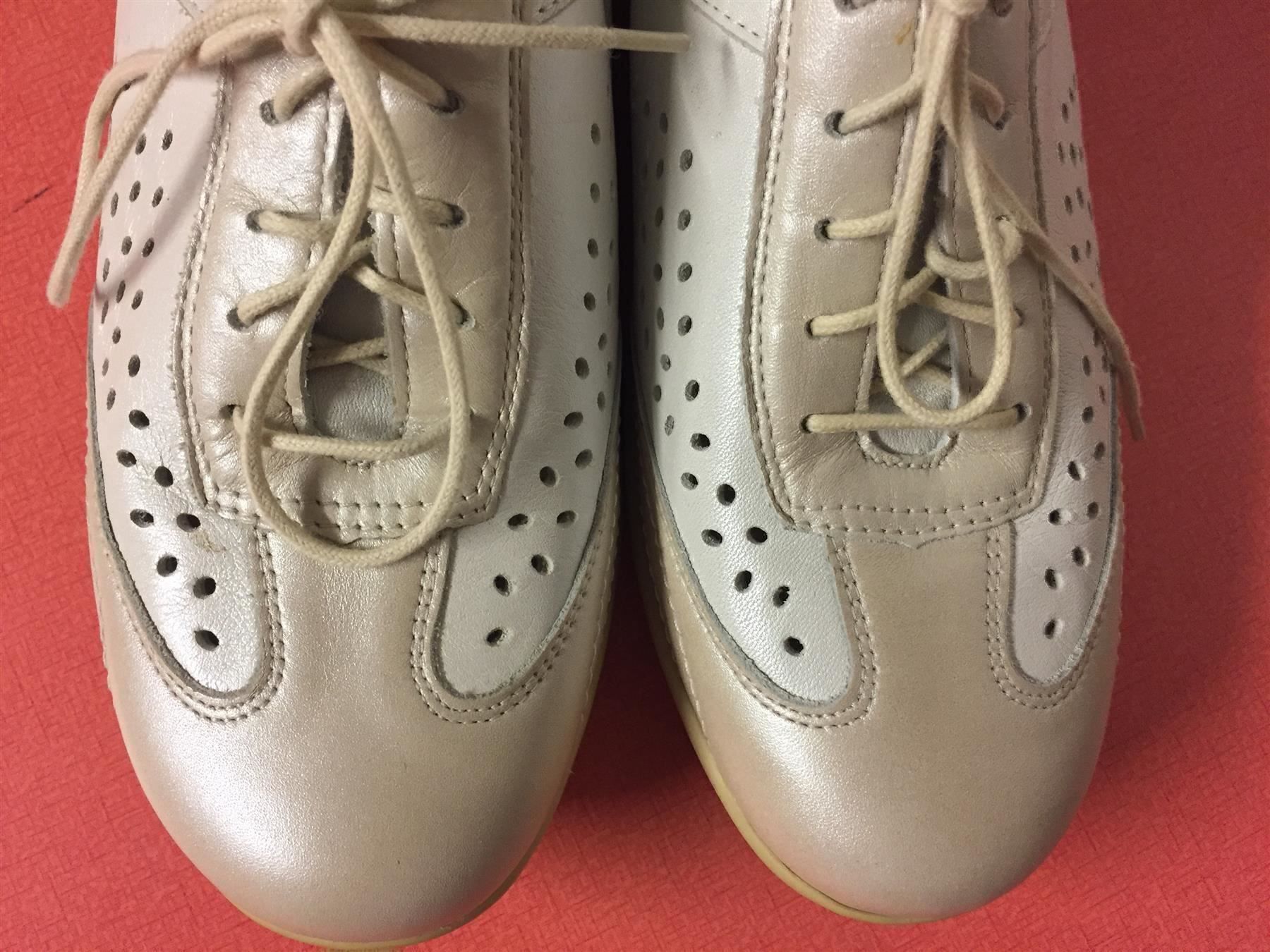 Scarpe da donna: Neuwertige Damenschuhe Waldläufer Gr.36. – Nuovo e nell'imballaggio originale da Lanzenhäusern venduto da vic63 4