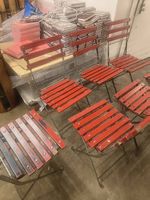 7 vintage Gartenstühle in klassischem Rot