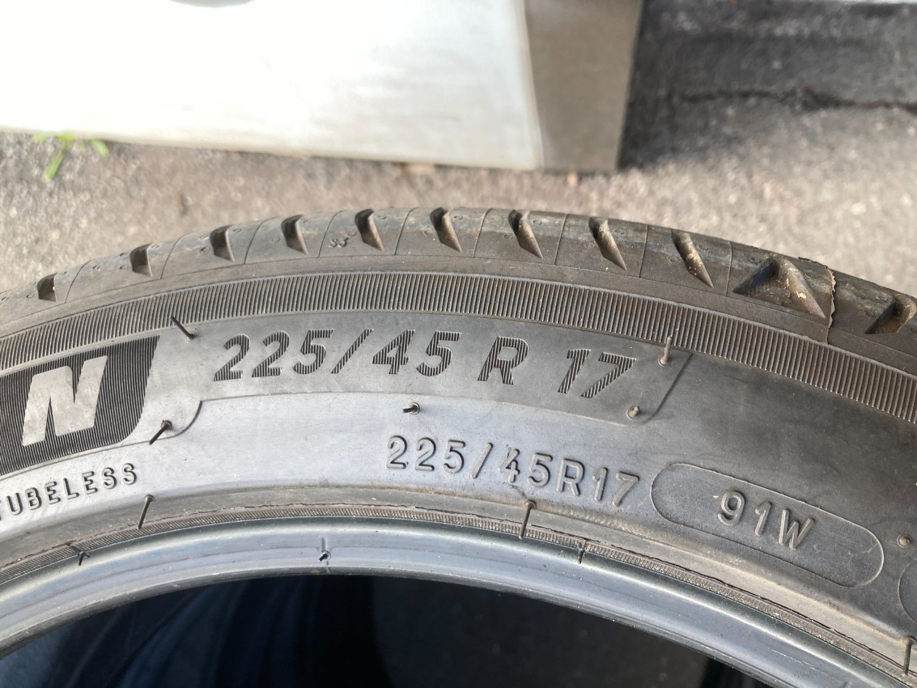 Michelin Pneus & Kompletträder: 225/45R17 Michelin Sommerpneu – Gebraucht aus Cham von Cham6332 1