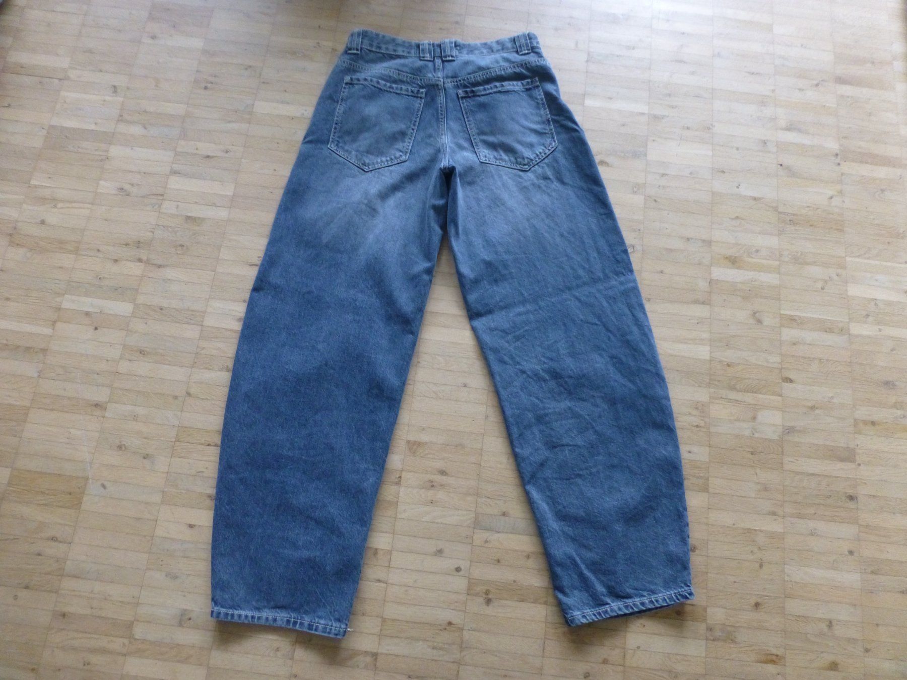 Bershka Pantaloni: Bershka Ballon Jeans 34 – Usato da Zürich venduto da Betula11 3