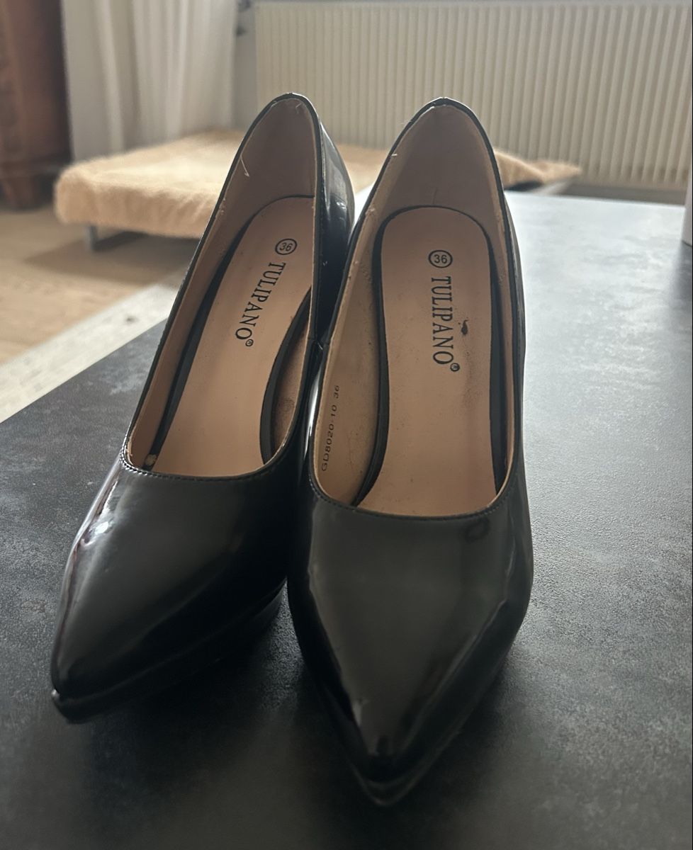 Scarpe da donna: Schwarze Lack Pumps, Gr. 36, – Usato da Münchenstein venduto da xenja09