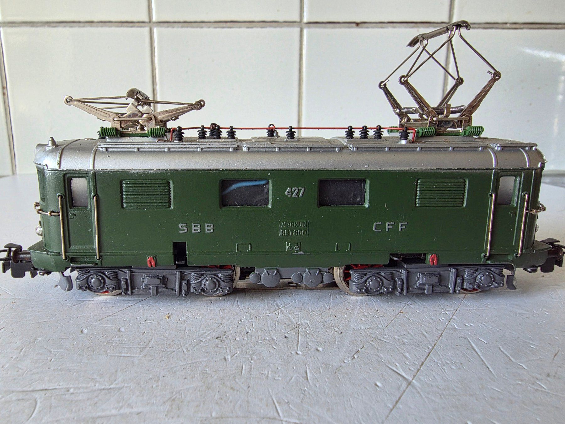 Märklin Modellini di ferrovie: E-Lok SBB Re 4/4, Lok-Nr. 427 – Nuovo (secondo la descrizione) da Seuzach venduto da Loeckeli01 3