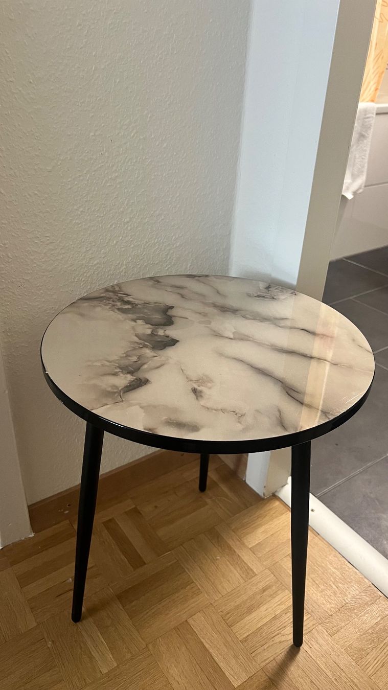 Tische: Petite table – Gebraucht aus Le Lignon von nad_p22c