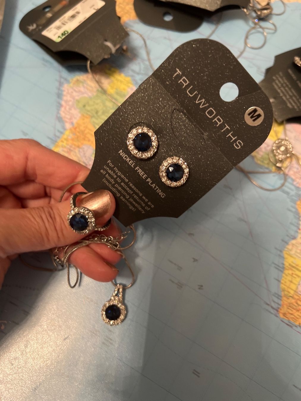 Ohrringe & -stecker: NEU***SET KÄTTE, RING & OHRRINGE***TOP  GESCHENK*** – Neu und originalverpackt aus Zürich von Ceca52