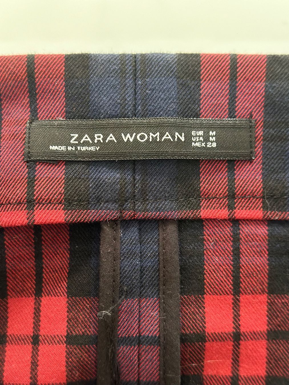 Zara Gonne: Schicker Karorock, Gr. M, Herbst-Look – Usato da Zufikon venduto da Modestil365 5