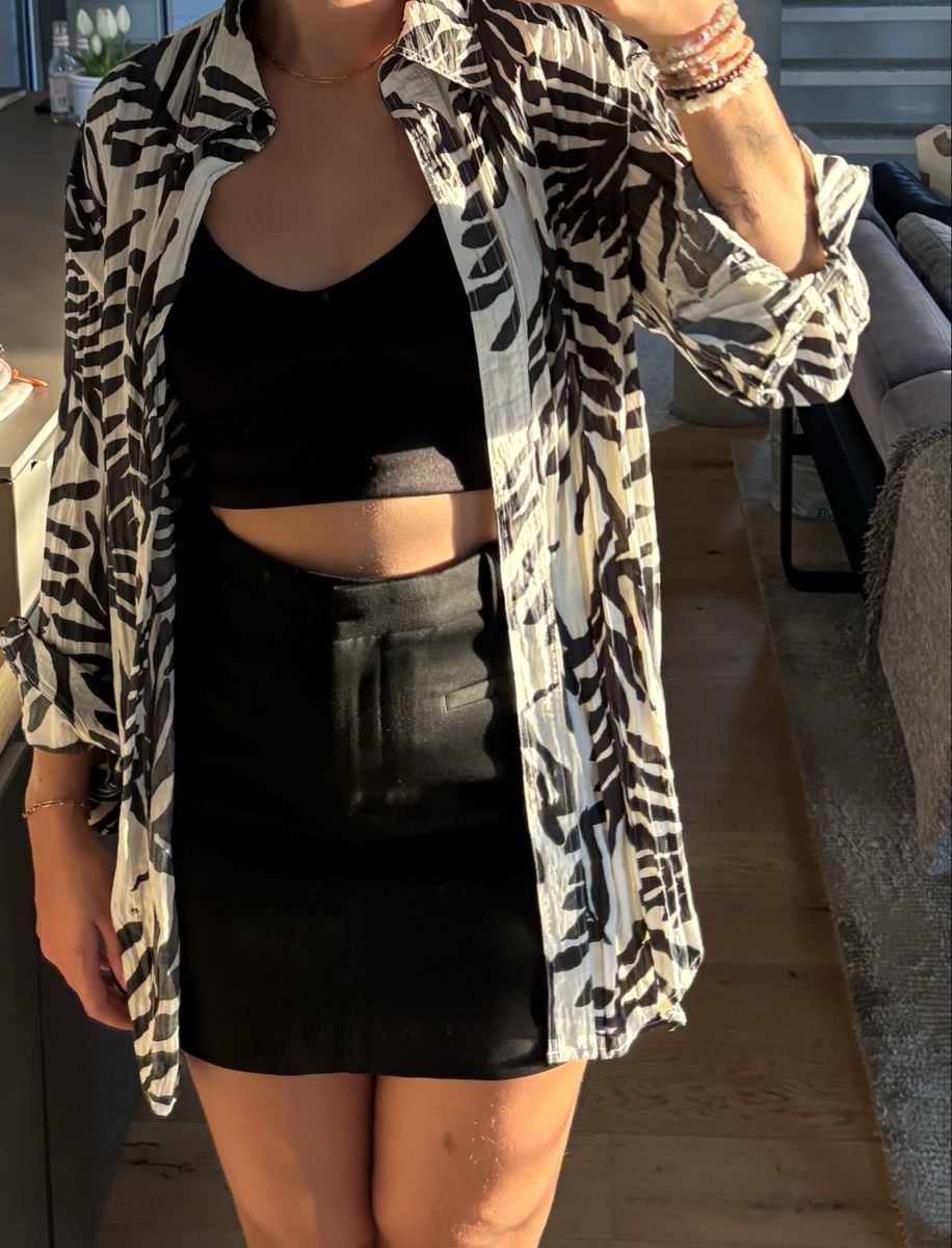 H&M Blusen: Sommerbluse mit Zebra-Muster, Grösse M – Gebraucht aus Halten von nin_6sp9