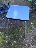 Tabouret bleu ciel Formica 