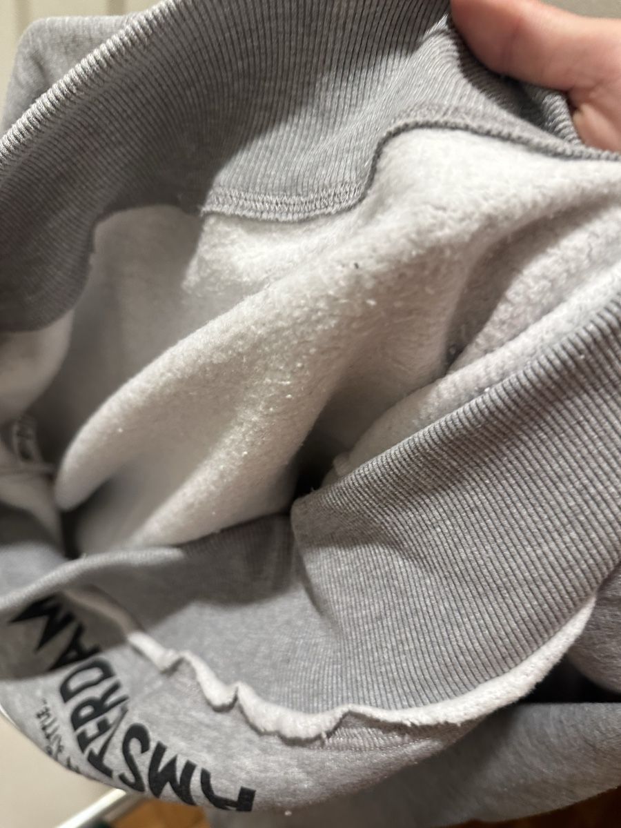 Pulls & Sweat-shirts: Pull sweat Mickey Amsterdam taille S neuf – Neuf avec emballage d'origine à Plan-les-Ouates par aur_z5pj 5