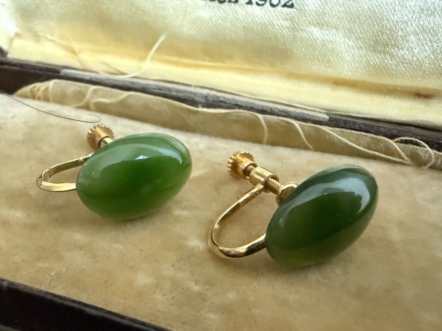 Orecchini pendenti & Orecchini a lobo: Vintage Ohrclips mit Jade – Usato da Spiegel b. Bern venduto da Rogger72