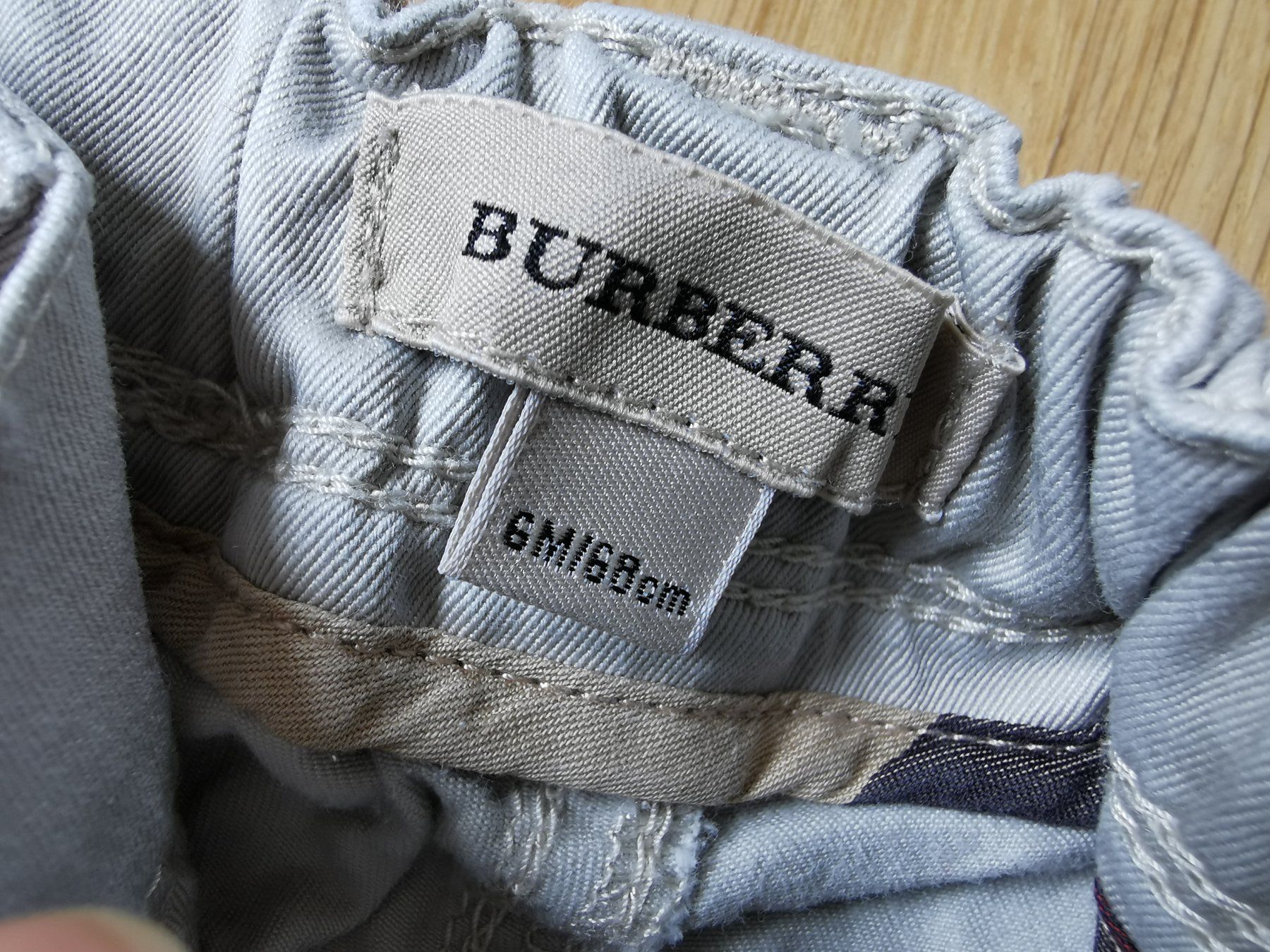 Burberry Pantaloni: Jeans Burberry Gr. 68 – Usato da Stäfa venduto da flamingo_17 2