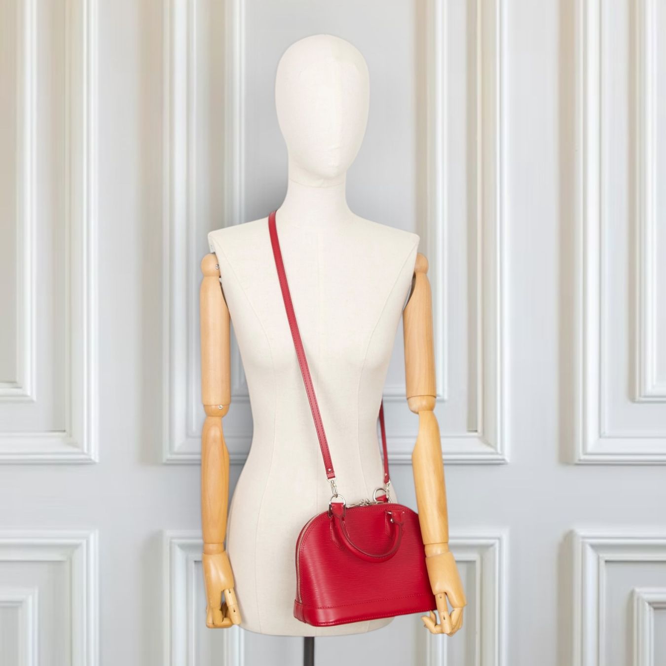 Louis Vuitton Borse da donna: Louis Vuitton Alma BB epi Fuchsia – Usato da Binningen venduto da Designerlabels 2