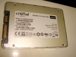 1 stück 240gb ssd. Crucial. Wenig stunden. Siehe details.