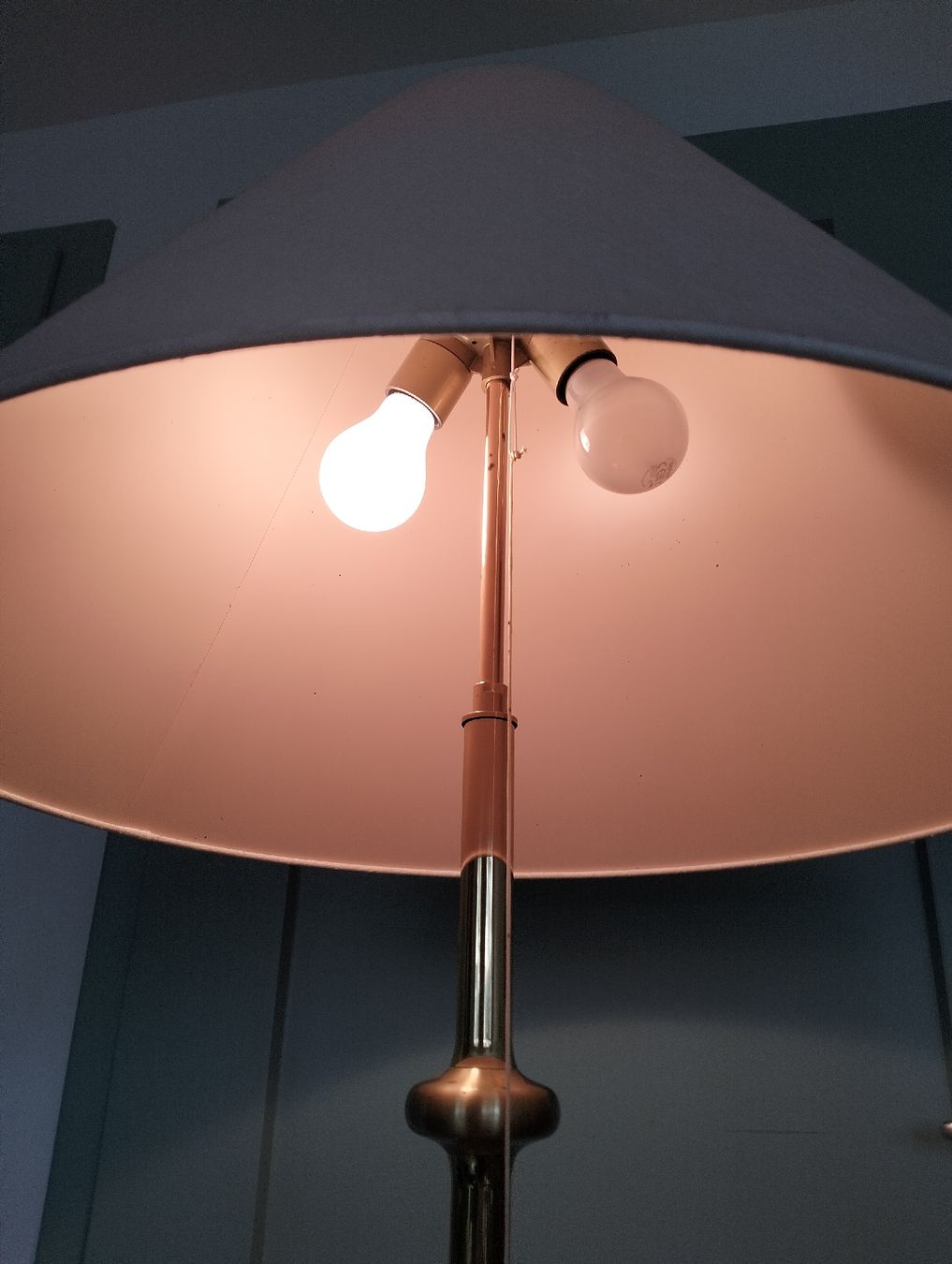 Lampade: Vintage Mid Century Stehlampe – Usato da Wil SG venduto da die-wohnung 7