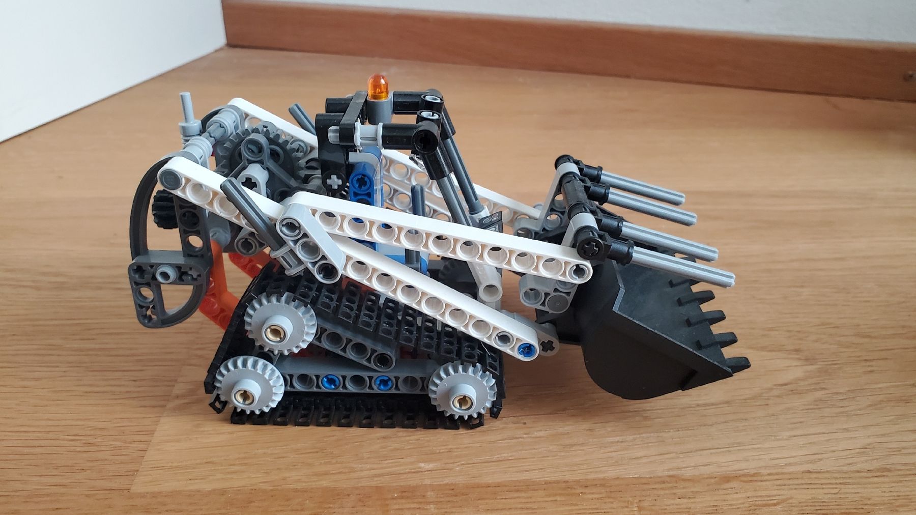 Lego Jouets: 3 Lego Technic 2 Hubschrauber, 1 Bagger – Neuf (Voir description) à Burgdorf par chalthaus 2