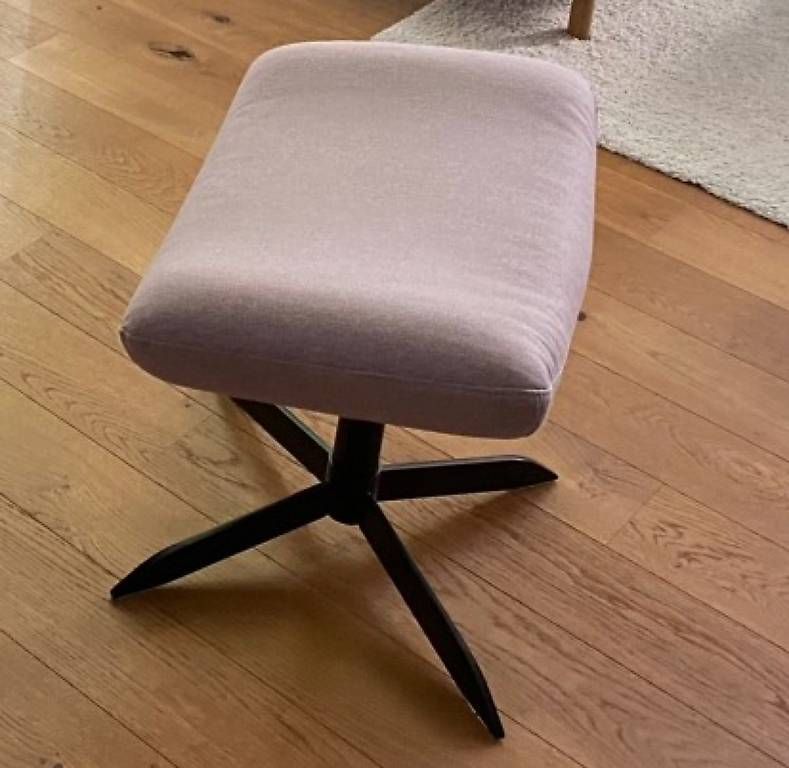 Bolia Sgabelli: Bolia Saga Fusshocker Hocker – Usato da Widnau venduto da Ajsa-Emin 1