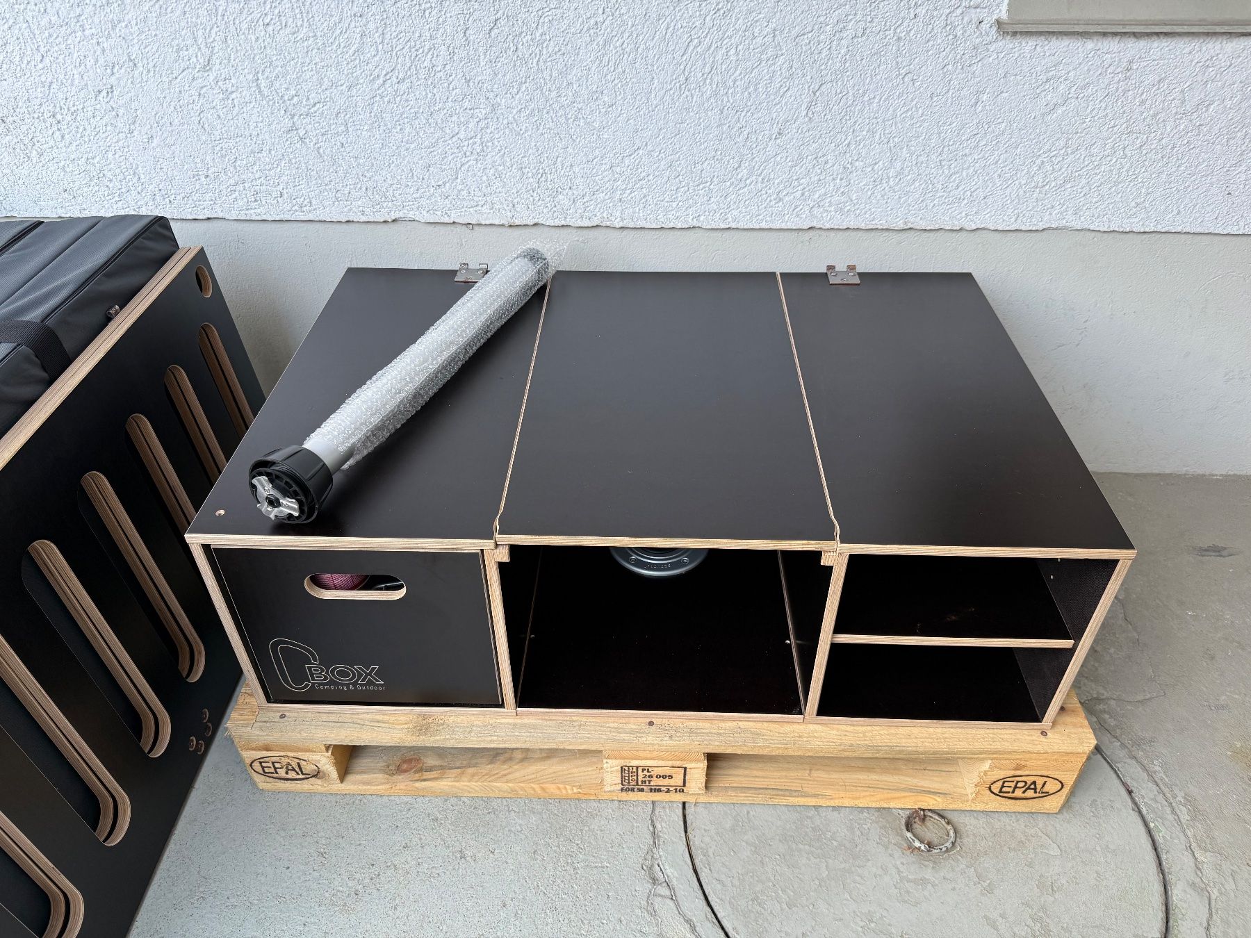 Altri accessori per camping: Camping-Box mit Tischfusssystem, Klappmatratze und Gaskocher – Nuovo (secondo la descrizione) da Winterthur venduto da aykiva 3