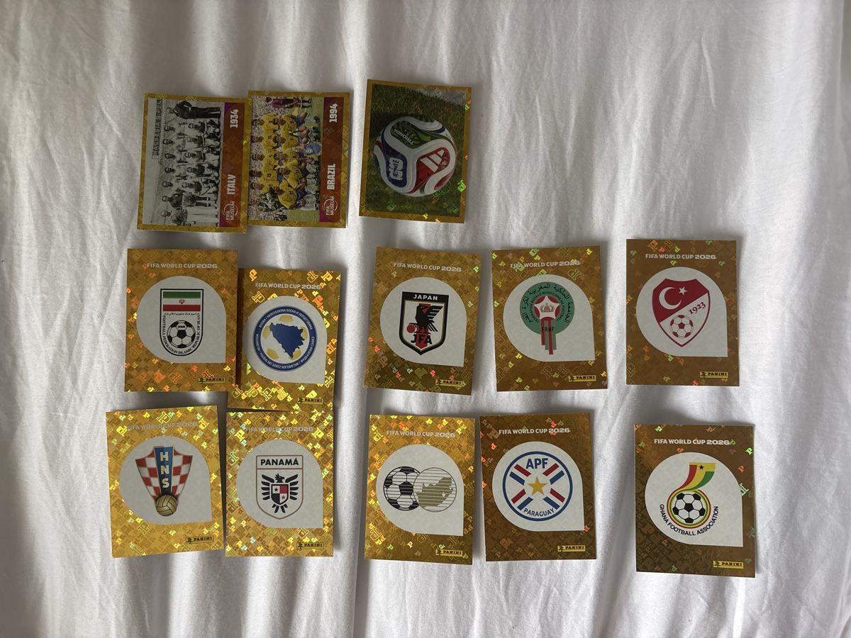 Panini Sammelbilder & Trading cards: Panini WM 26 verschiedene Team-Wappen – Neu (gemäss Beschreibung) aus Leuggern von ann_58p5