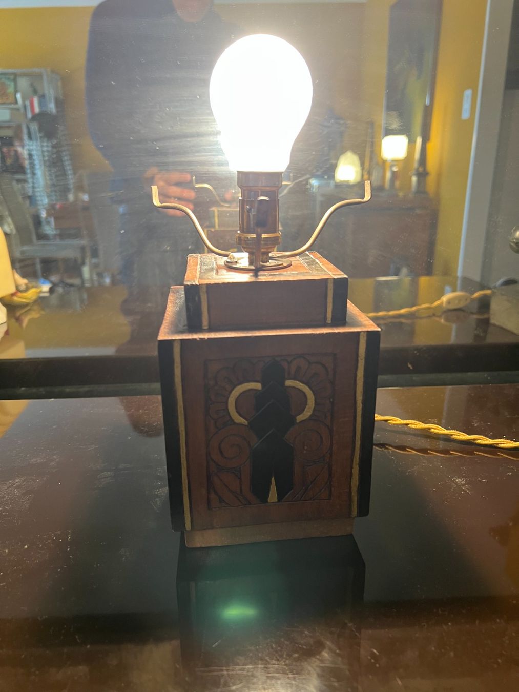 Lampade: Lampe Art Deco en bois – Usato da Neuchâtel venduto da alexandrigor