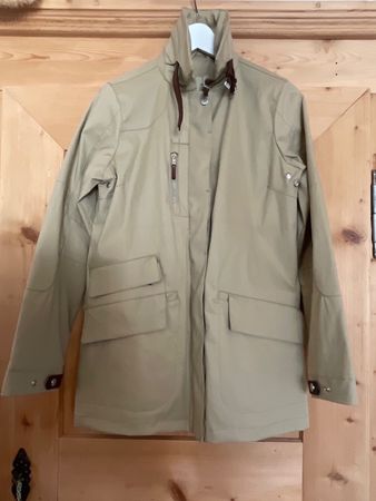 MABRUN EXCLUSIVER TRENCHCOAT MIT LEDERRIEMEN NP 1500,-