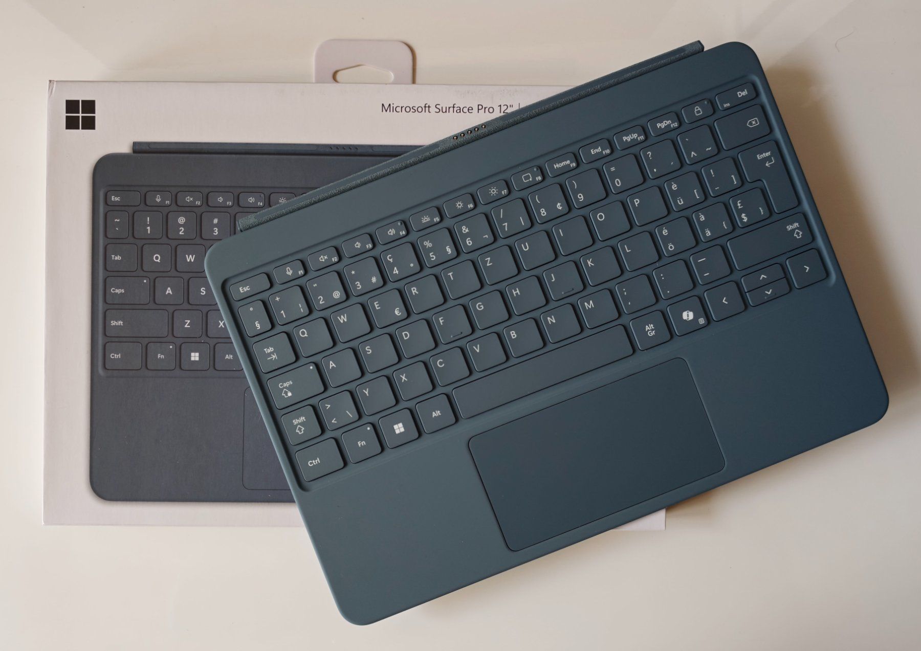 Microsoft Tablet PC: Microsoft Surface Pro - Copilot+ PC - 12" - 256 Go, 16 Go – Usato da Neyruz FR venduto da PaDu_4 7