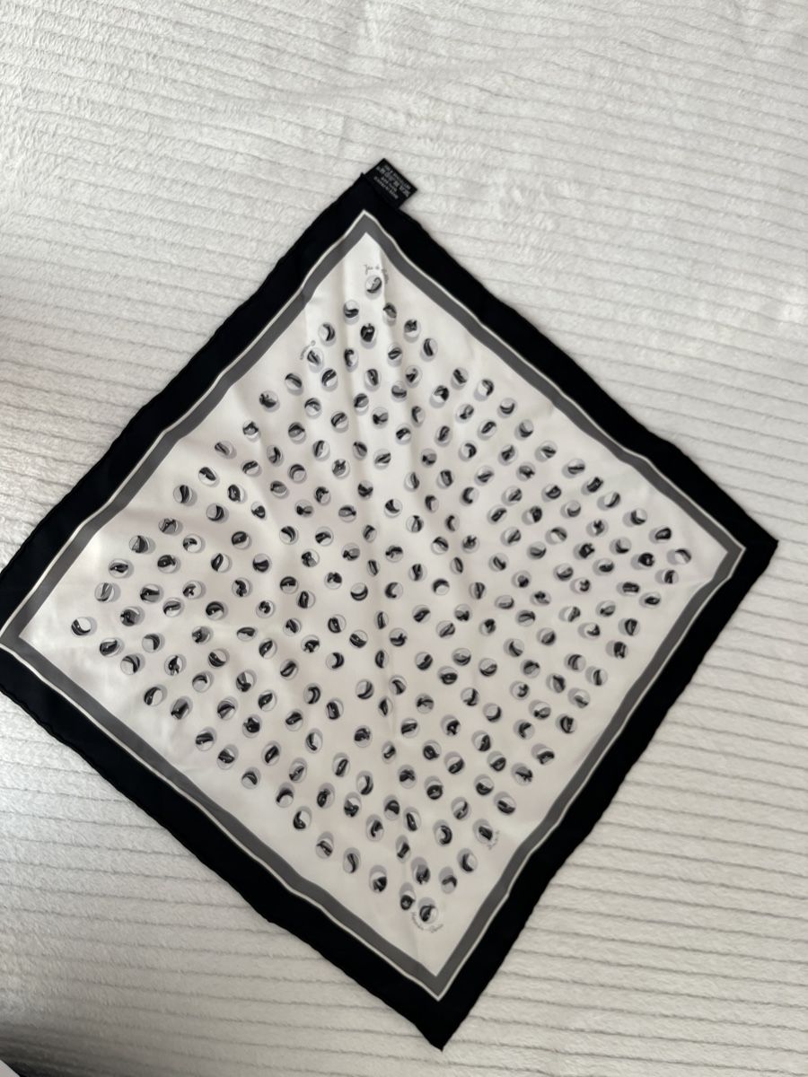 Hermès Foulard & Sciarpe: Hermès Seidentuch "Jeu de Billes", Schwarz/Weiss, 42cm – Usato da Biberist venduto da lle_z7hb 2
