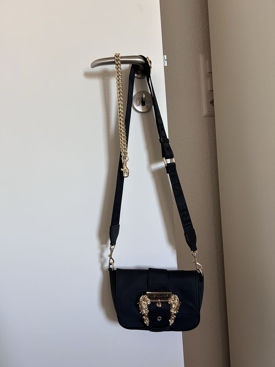 Versace Taschen: Versace Jeans Couture Handtasche wechselbarer Henkel – Gebraucht aus Schlieren von deb_mhv5 2