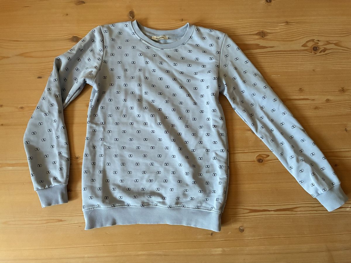 Maglioni & Felpe: Sweater hellblau von Valentino Gr M – Usato da Heiden venduto da sab_rzm2 1