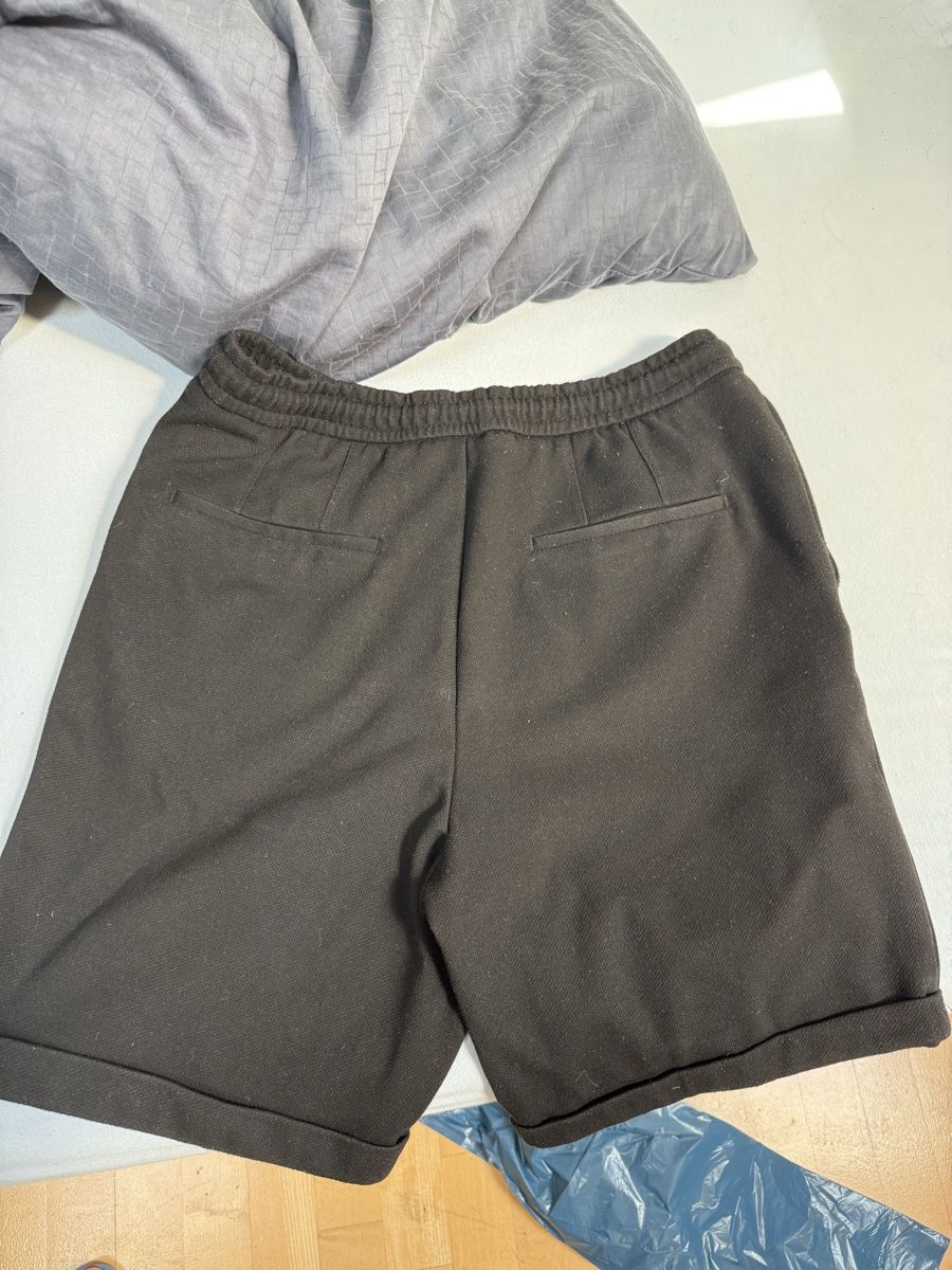 Zara Pantaloni: Zara Shorts L – Usato da Immensee venduto da footballsuppliersz 2