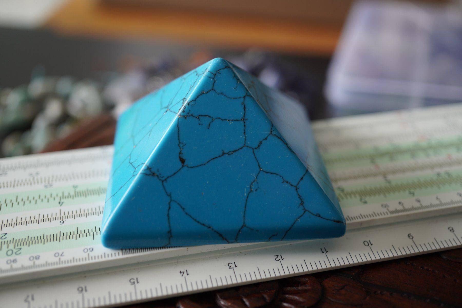 Minerali & Pietre curative: Howliht Blau Pyramide  3 ..2.. 1..  Deins  ab 1.- – Nuovo e nell'imballaggio originale da Eschenbach SG venduto da topstone 7