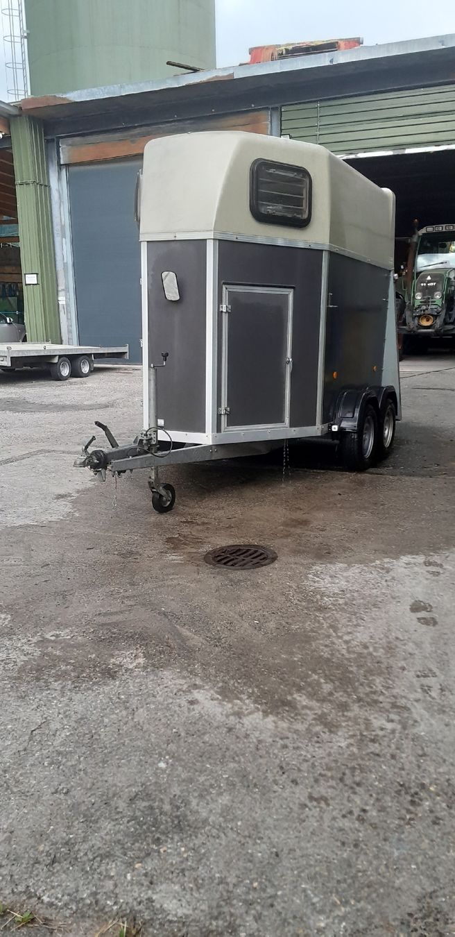 Rimorchi: Pferde / Sachentransportanhänger – Usato da Ermenswil venduto da puma_91 1