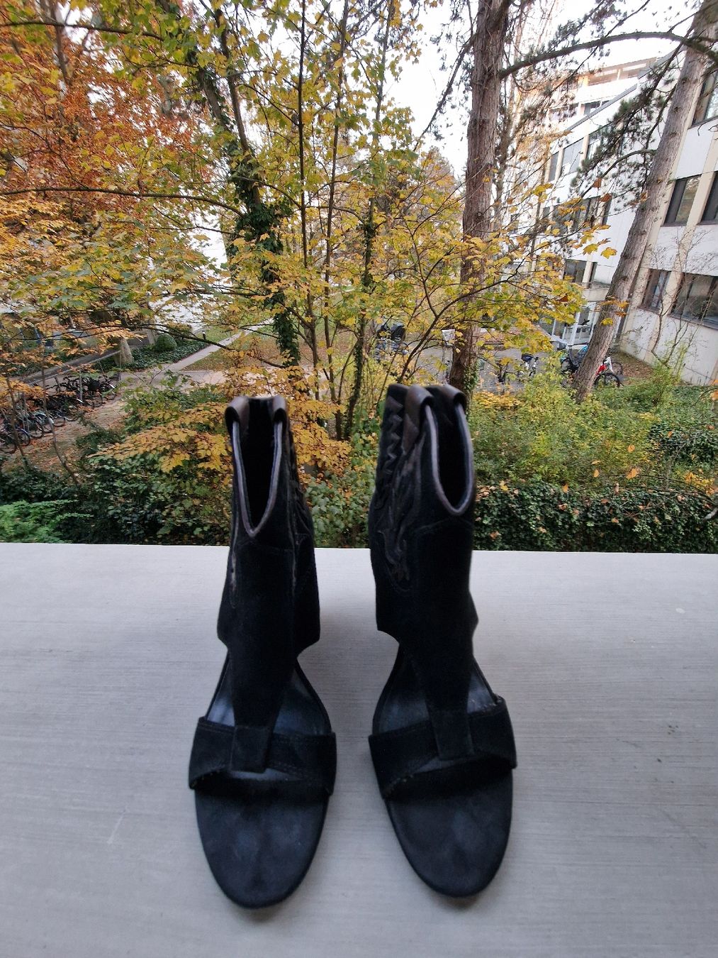 Ash Scarpe da donna: Ash Sandals 37 – Usato da Basel venduto da chingson 1