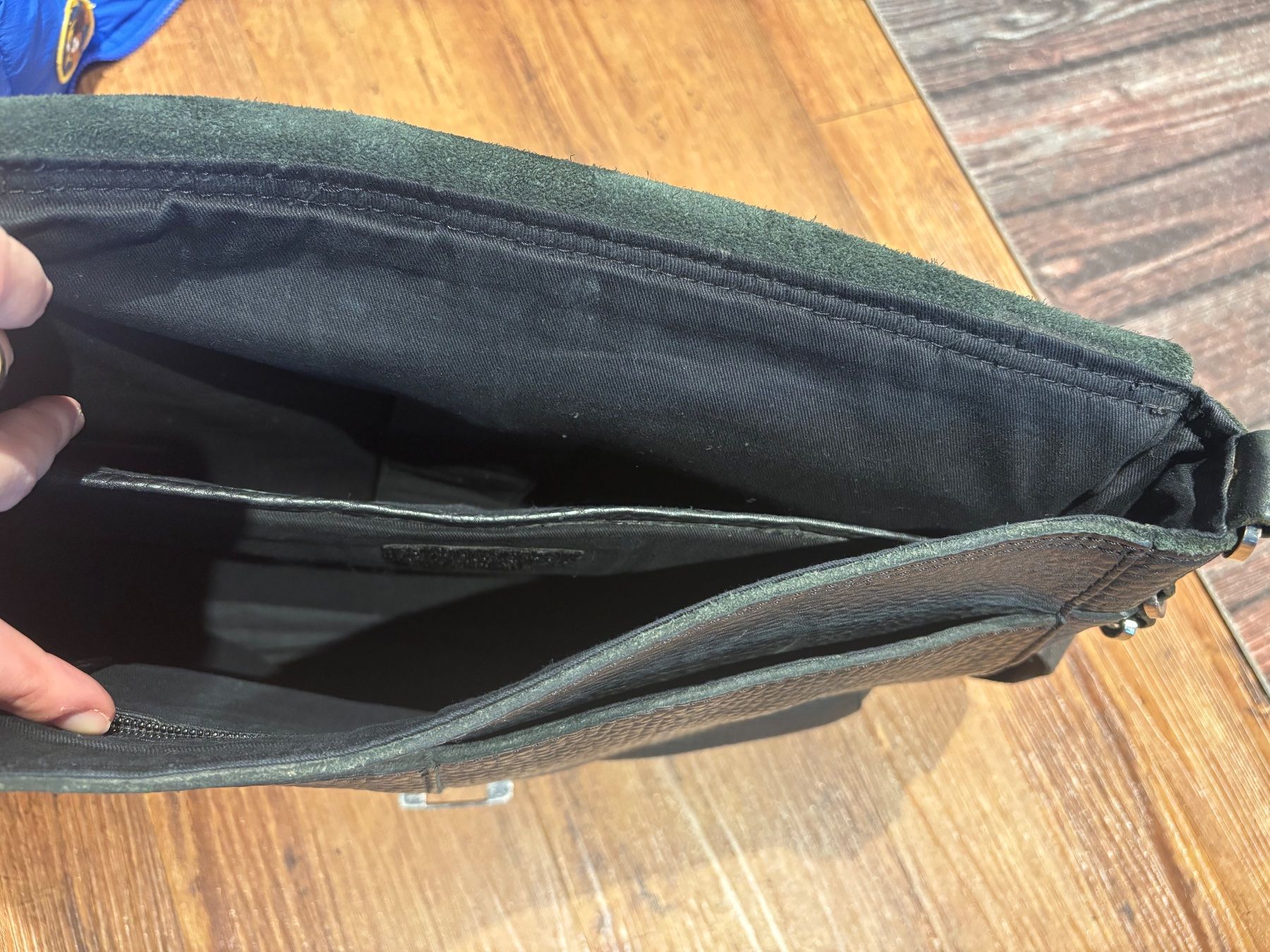 Geox Borse: Schwarze Laptop-Schultertasche aus echtem Leder – Usato da Seuzach venduto da Saui88 3