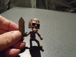 Skelett mit Schwert