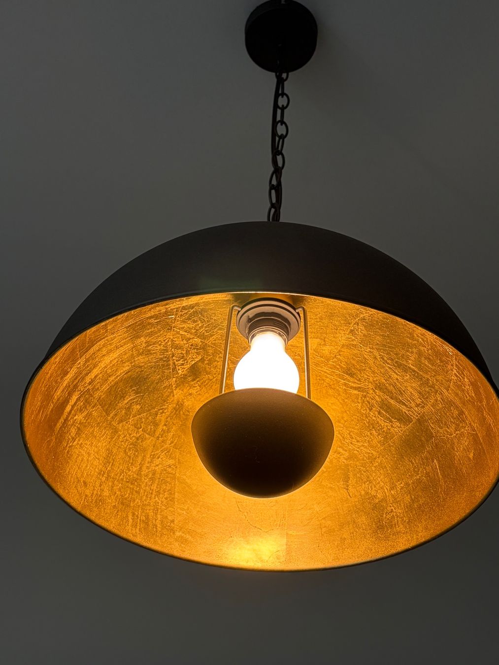Lampadari & plafoniere: Pendelleuchte schwarz innen goldfarben – Usato da Glattpark (Opfikon) venduto da Sid8787 2