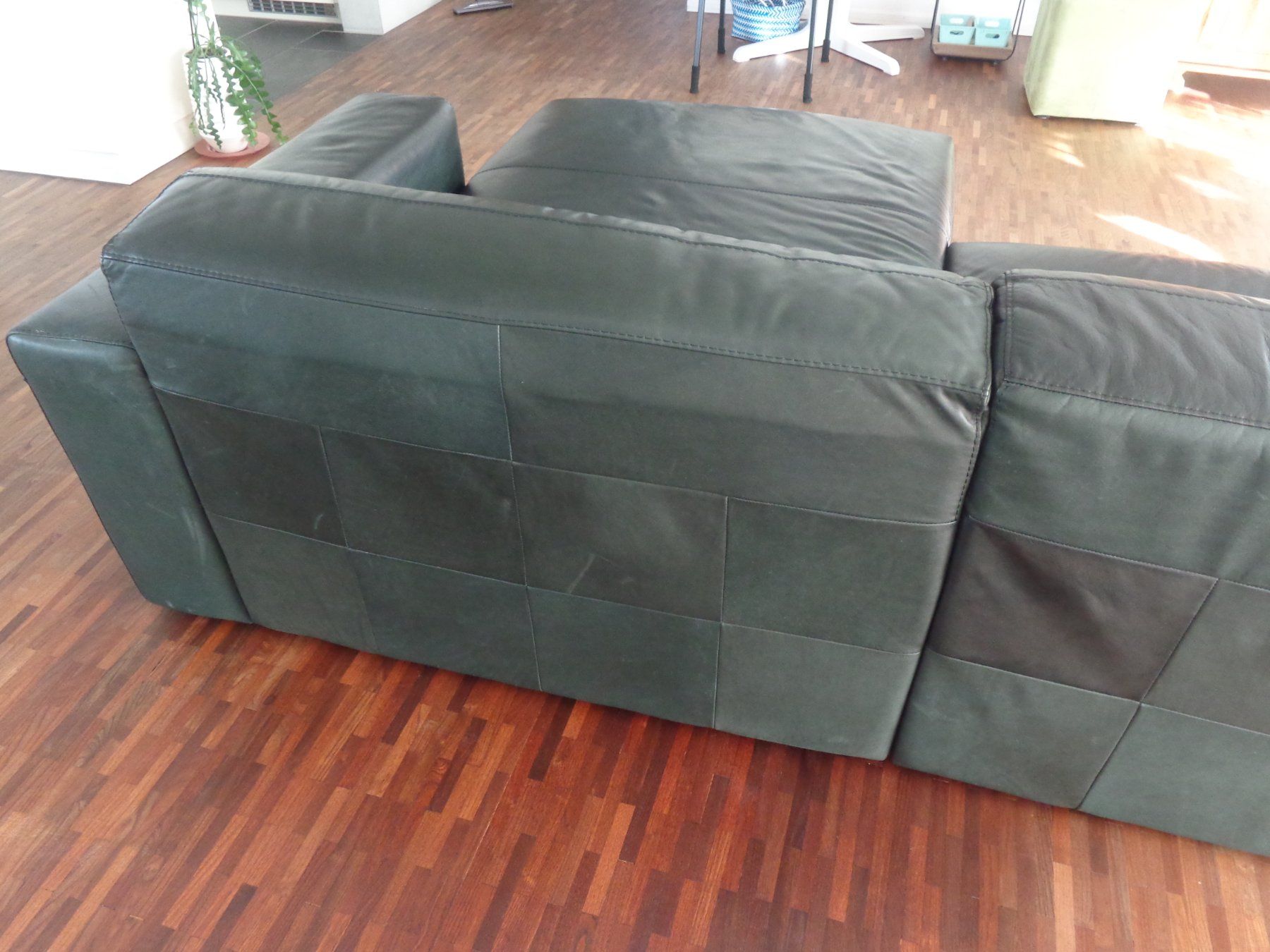 Sofas: Ledersofa zweiteilig von Möbelfachgeschäft mit Glastisch – Gebraucht aus Sirnach von spilo01 6
