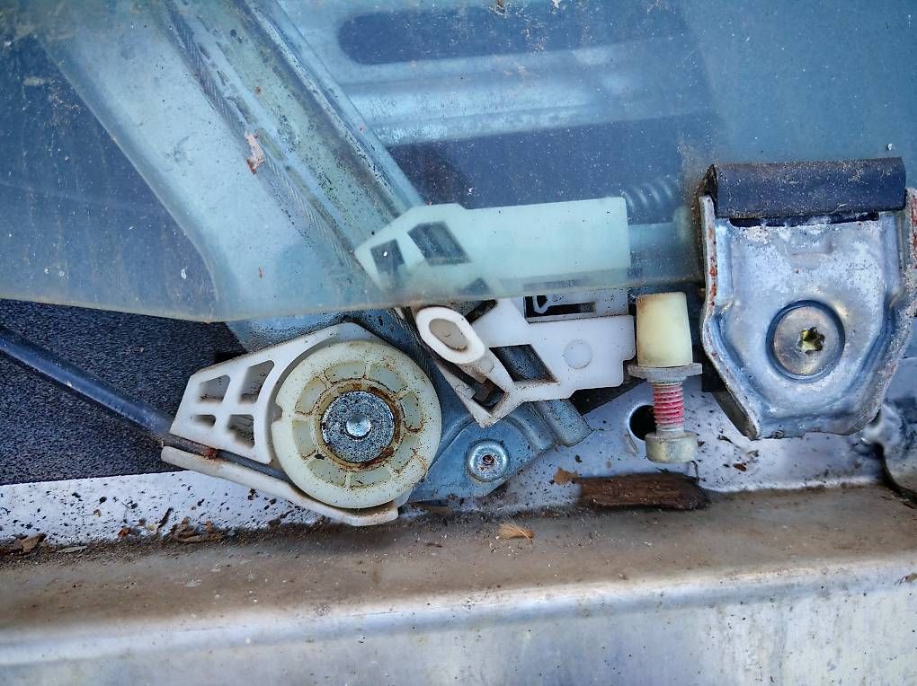 Tutti pezzi di ricambio auto: Smart roadster porta destra – Usato da Cadenazzo venduto da Mulinacu 4