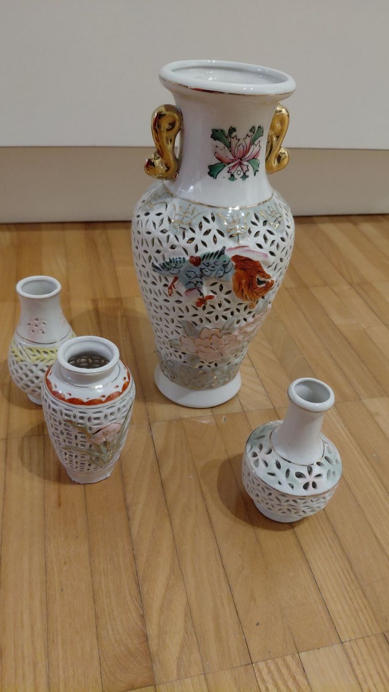 Vasi & Recipienti: 4 kleine Asiatische Vasen – Usato da Winterthur venduto da LoOnds