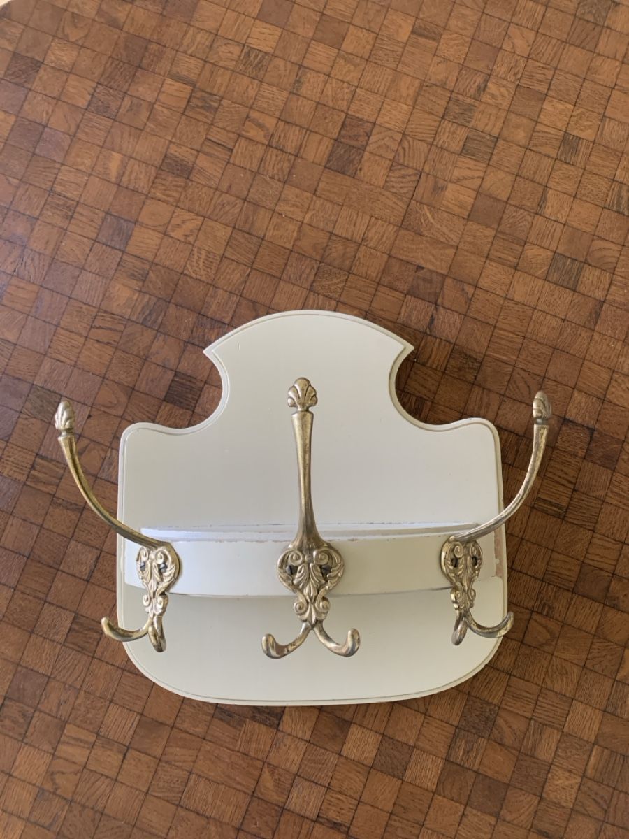 Garderobe: Kleider Haken – Gebraucht aus Riehen von jak_yx6x