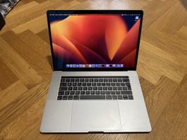 Macbook Pro 15“ 2017 500GB SSD 16GB RAM