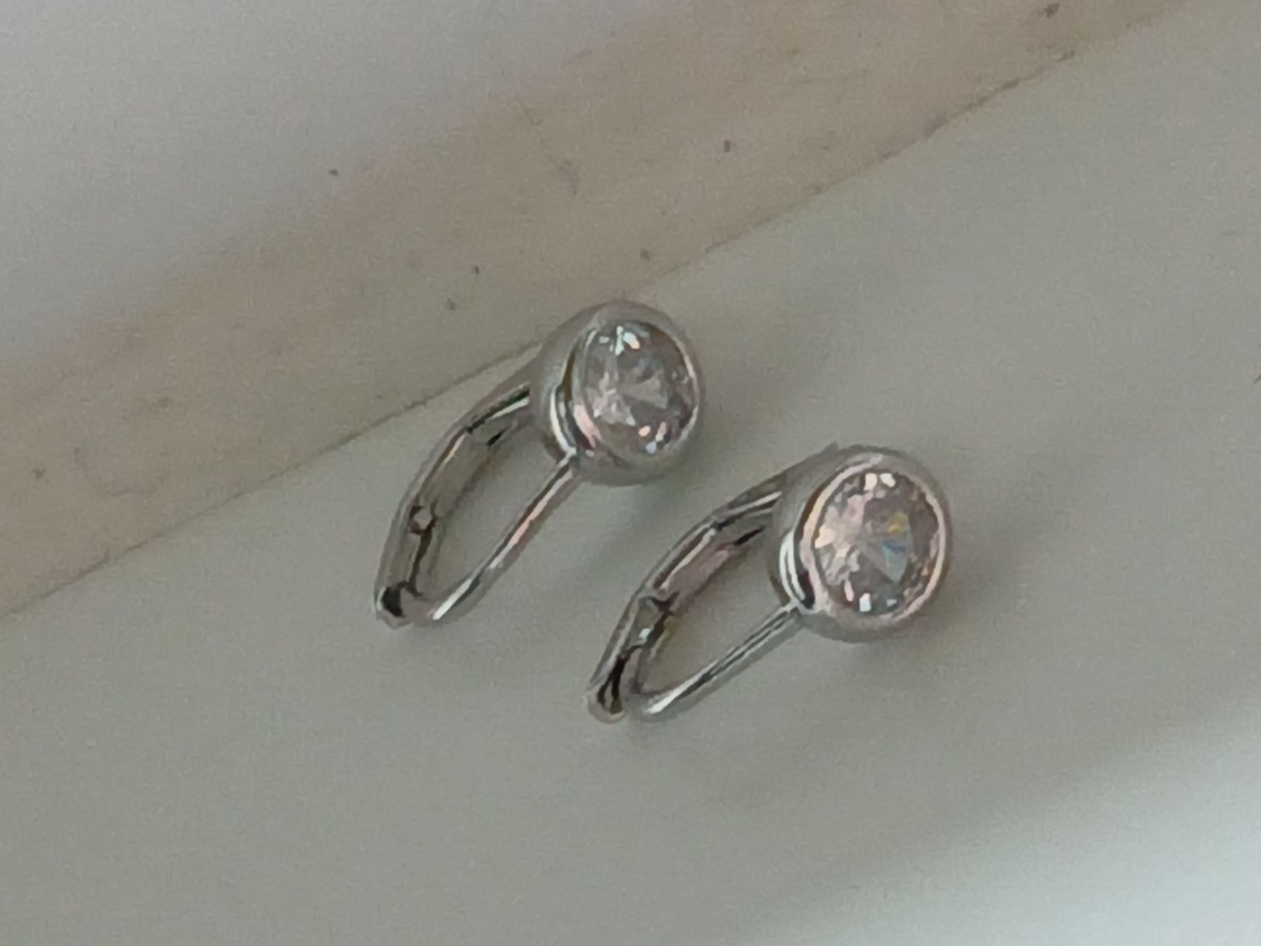 Orecchini pendenti & Orecchini a lobo: Ohrringe Silber mit Zirkon. ca 5mm – Usato da Stallikon venduto da madi0320 1