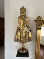 Statue Buddha vergoldet mit Sockel