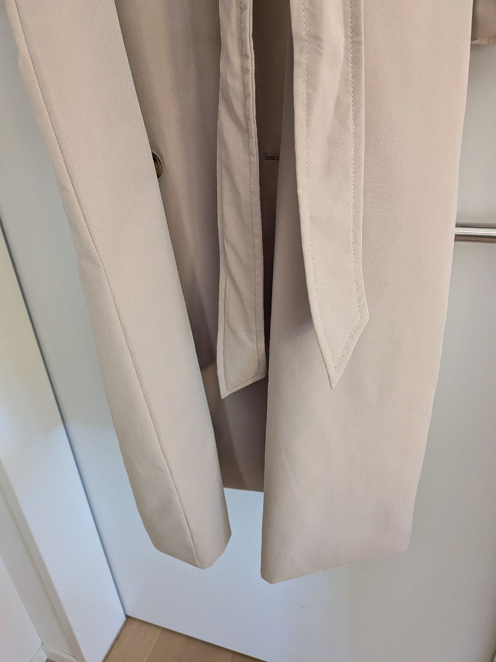 H&M Cappotti: Trenchcoat, Grösse M  – Nuovo (secondo la descrizione) da Lengnau AG venduto da Martinwh99 5