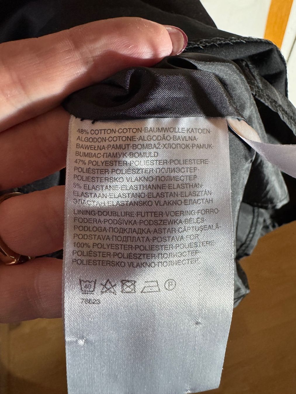 C&A Vestiti: Schwarzes Kleid von Yessica Gr. 44 – Usato da Grosswangen venduto da second_hand_dress 4