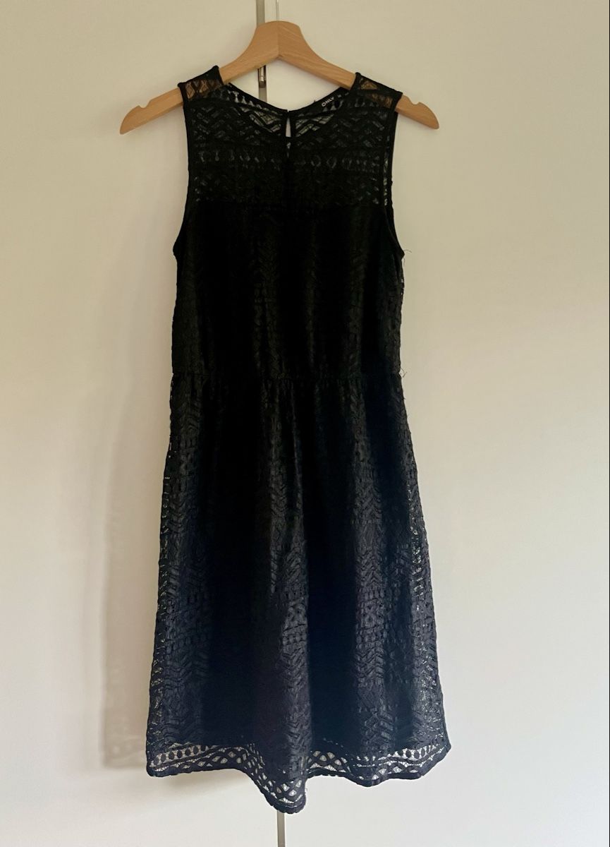 Only Vestiti: Schwarzes Kleid, ONLY, Grösse 34/36 – Usato da Sursee venduto da abcdxyz