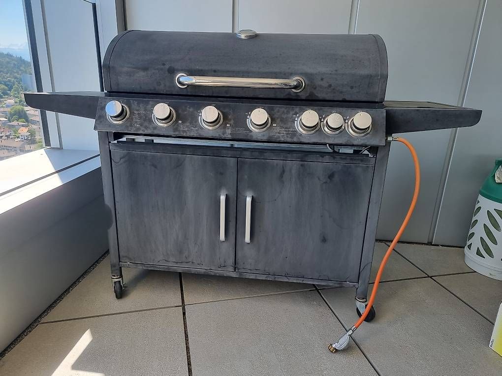 Griglie: Gasgrill gratis abzugeben  – Usato da Ostermundigen venduto da d-p73 1