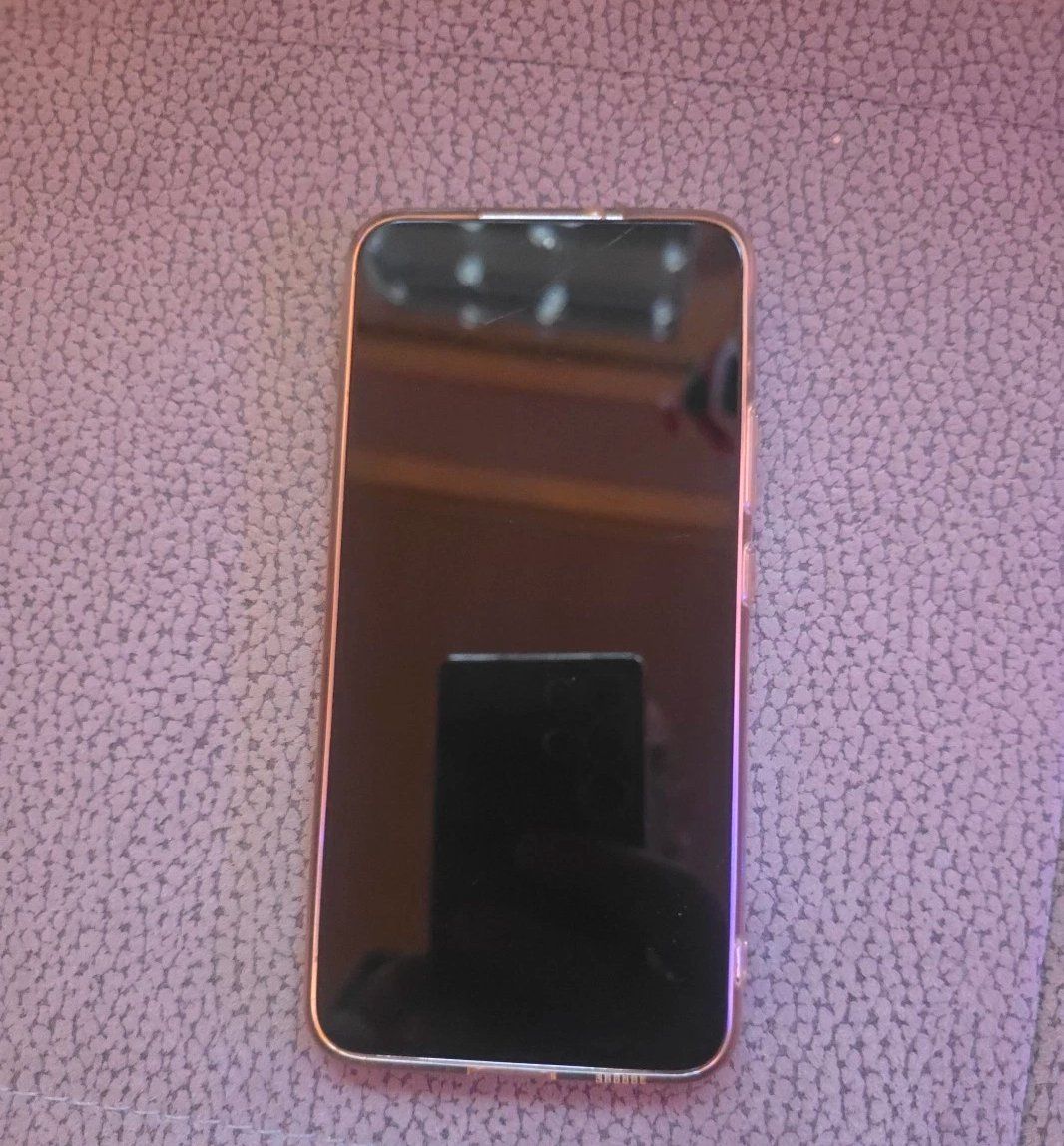 Samsung Telefoni cellulari / Smartphones: Samsung S22 plus 5G (256gb) – Usato da Luzern venduto da Waince786 1