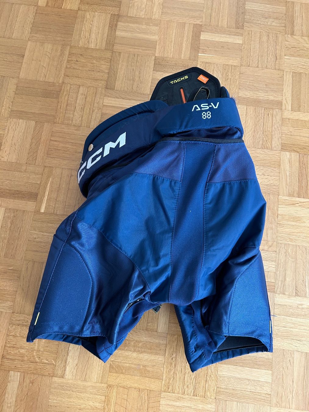 Ccm Pantalons: Hockeyhose CCM Tacks - Junior L – D'occasion à Steinhausen par ninskel 4