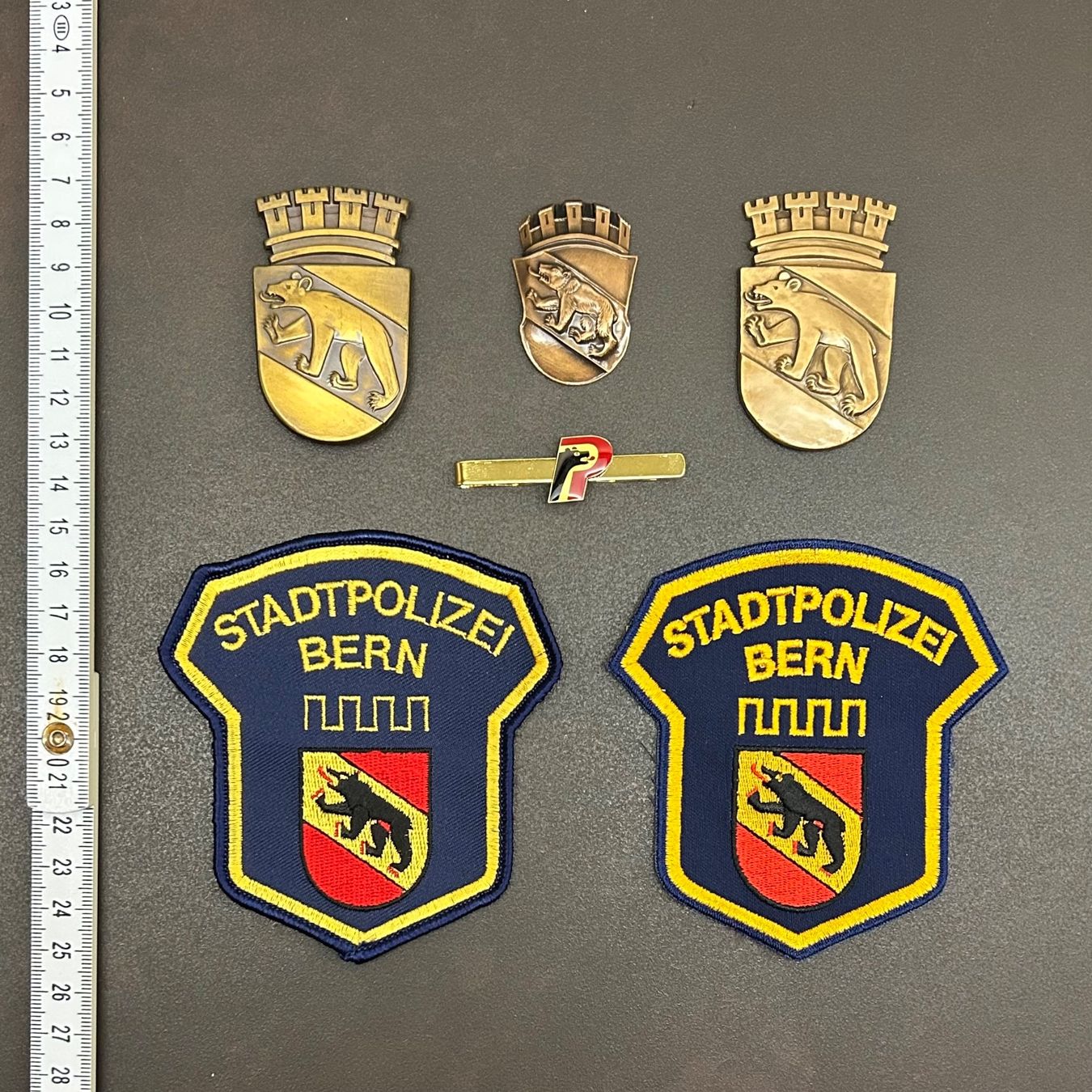 Toppe: Polizei: Original Abzeichen Stadtpolizei Bern – Usato da Hünibach venduto da Chatzestrecker