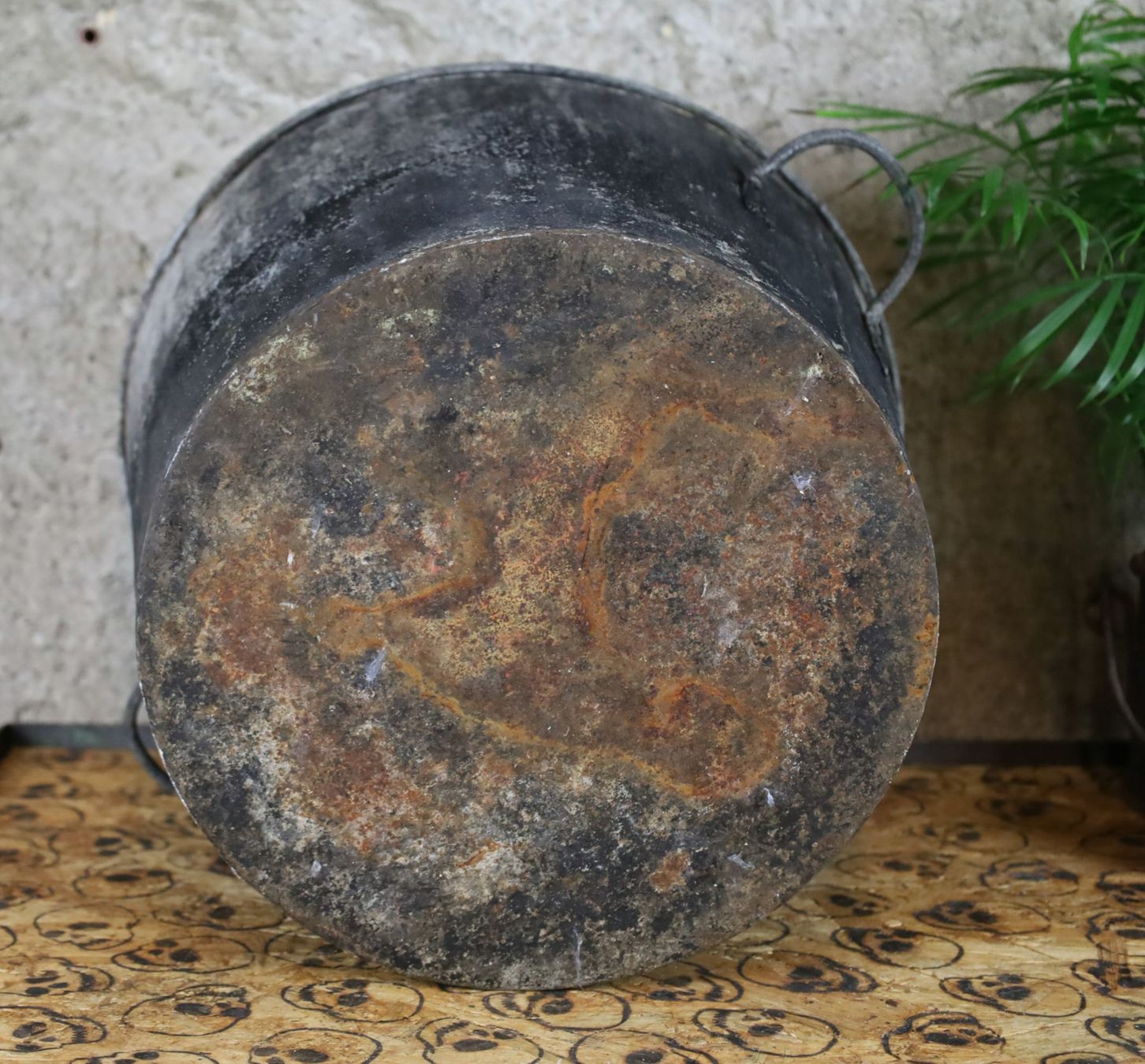 Tutte le decorazioni: alter, grösserer Topf, Übertopf, Eimer mit schöner Patina – Usato da Birrwil venduto da brandschatz_birrwil 4