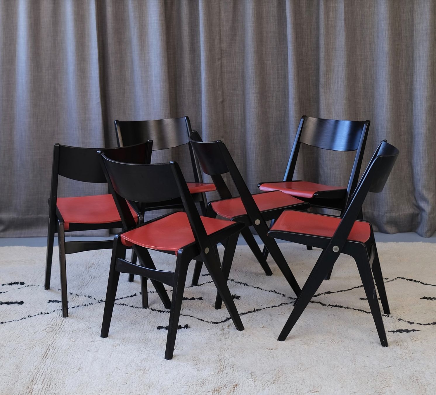 Sedie: 6 folding chairs 1950's Jean Prouvé style – Usato da Bern venduto da Zmodern_VIN 3